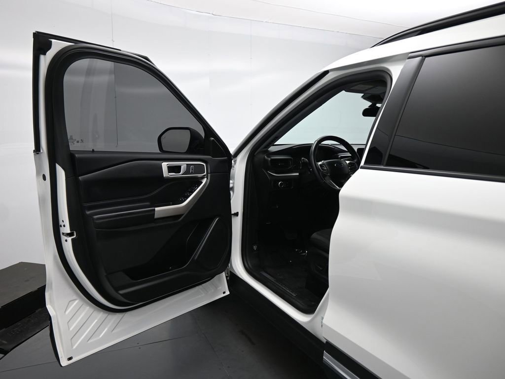 Certified 2023 Ford Explorer XLT image 36