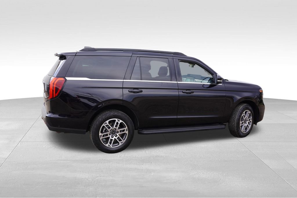 Certified 2025 Ford Expedition Active AWD/4WD image 4