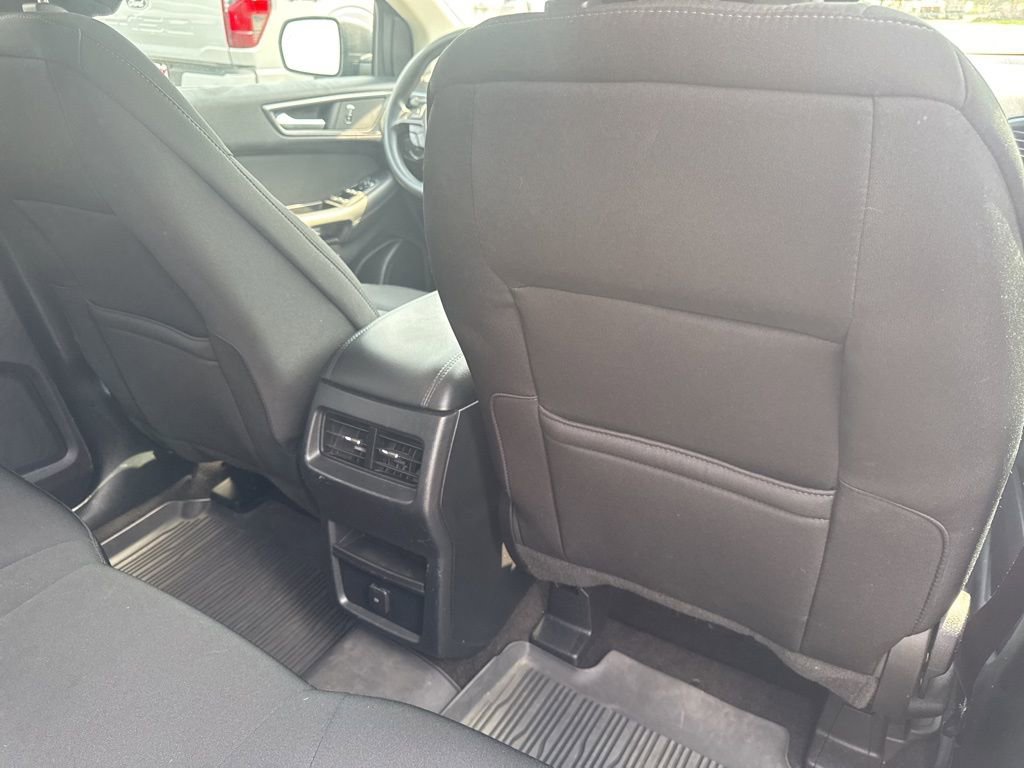 Certified 2019 Ford Edge SE FWD image 34