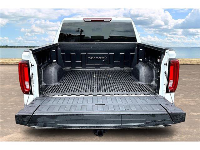 Used 2026 GMC Sierra 1500 SLT AWD/4WD image 9
