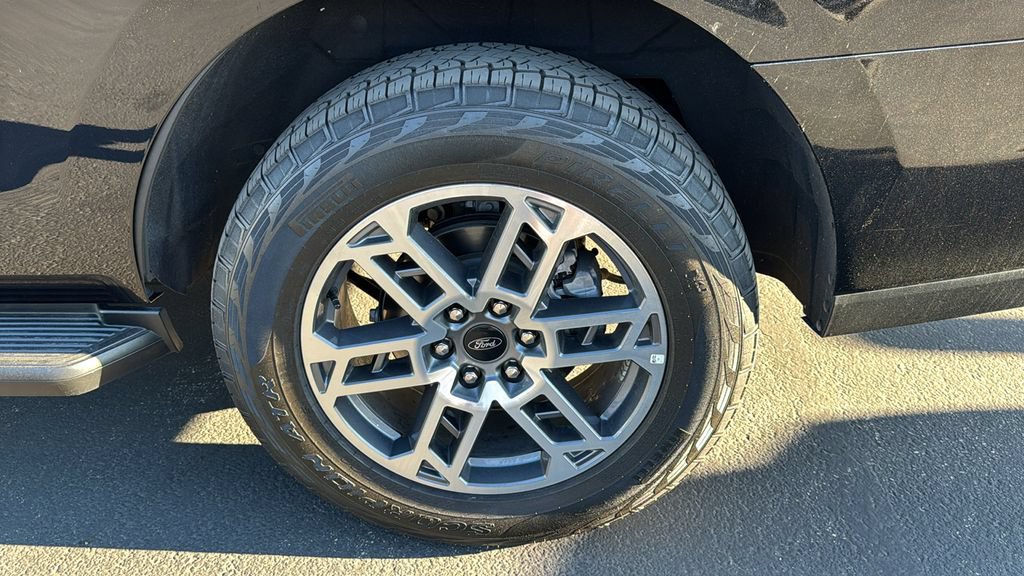 Certified 2025 Ford Expedition Active AWD/4WD image 8