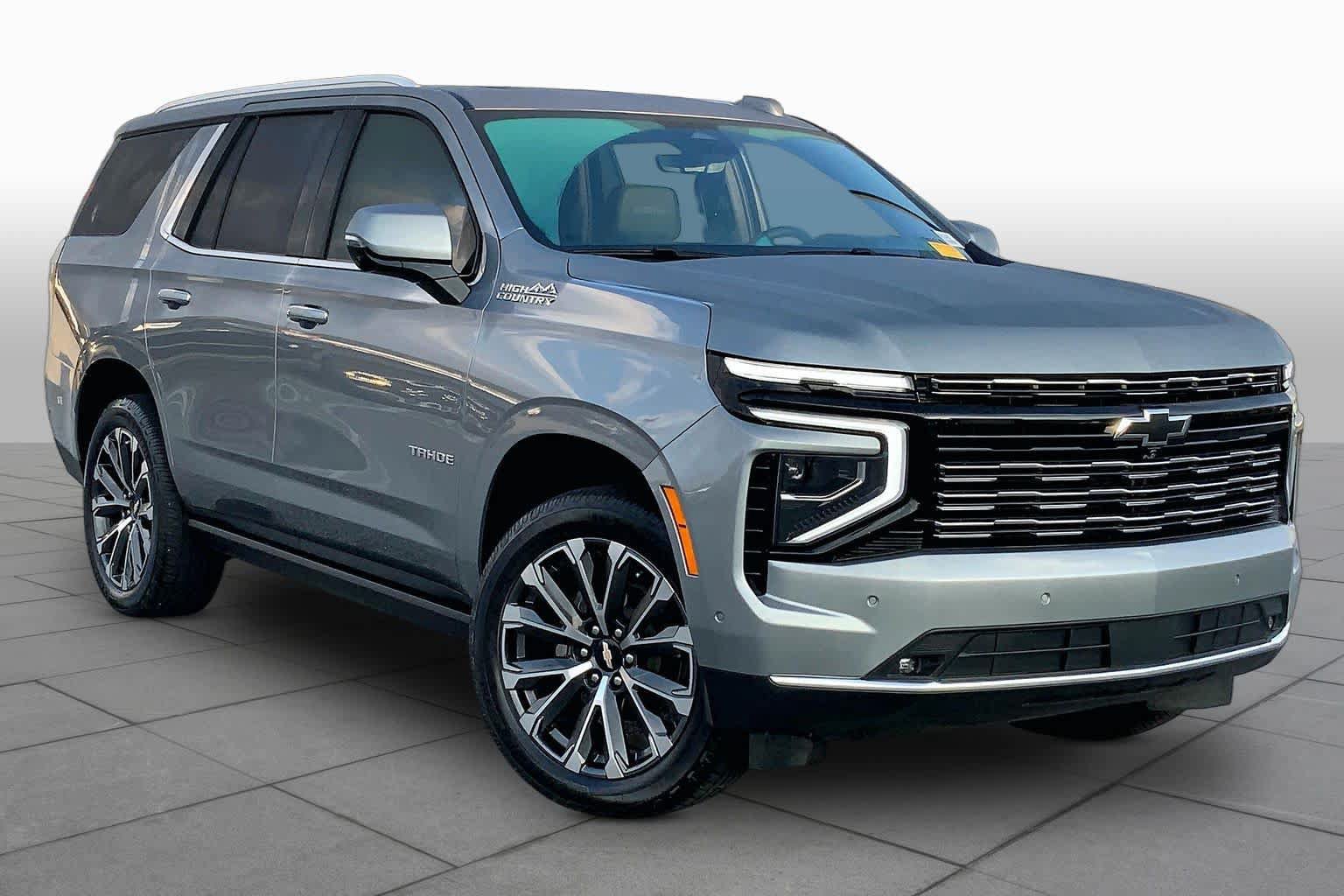 Used 2025 Chevrolet Tahoe High Country AWD/4WD image 3