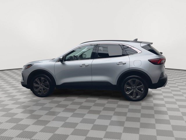 Certified 2024 Ford Escape Platinum AWD/4WD image 36