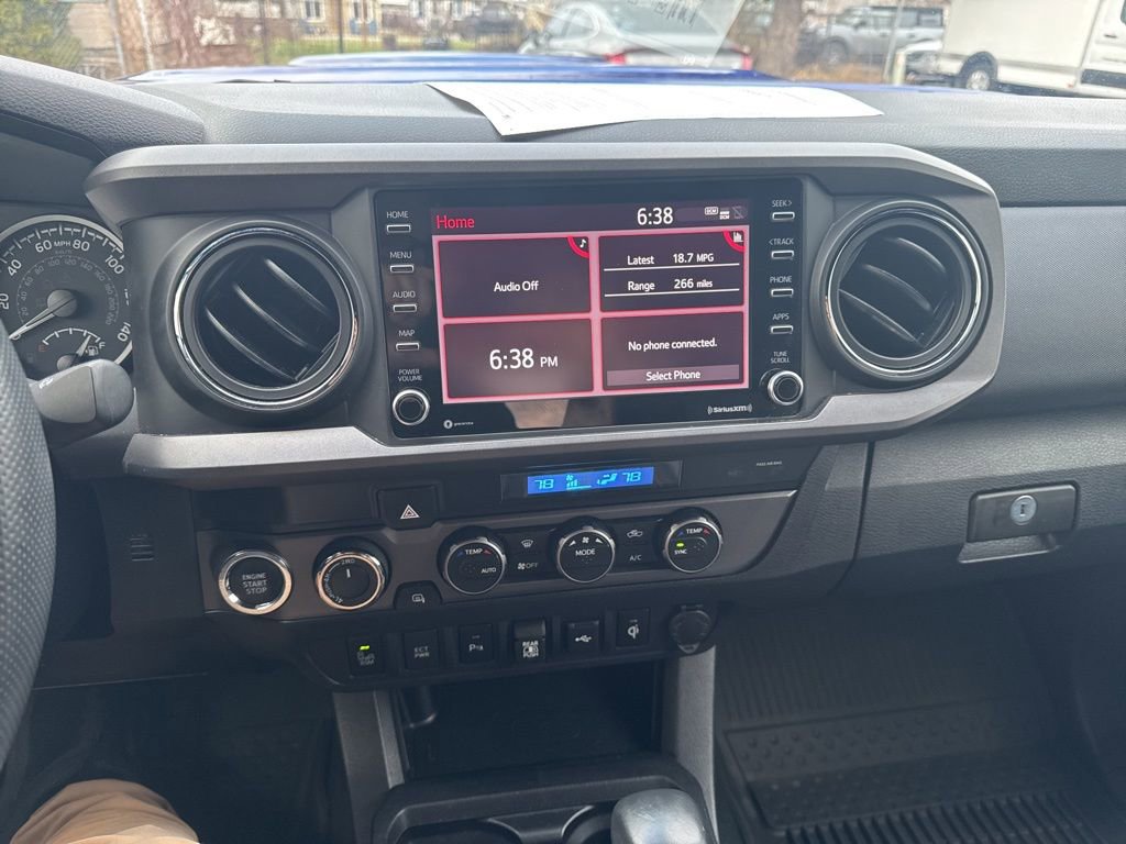 Used 2022 Toyota Tacoma TRD Sport w/ Technology Package AWD/4WD image 4