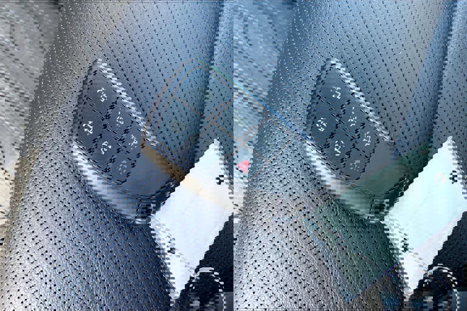 Used 2024 GMC Yukon SLT w/ SLT Premium Package image 15