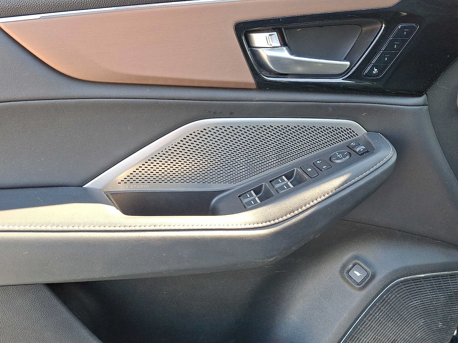 Used 2022 Acura MDX SH-AWD w/ Technology Package image 12