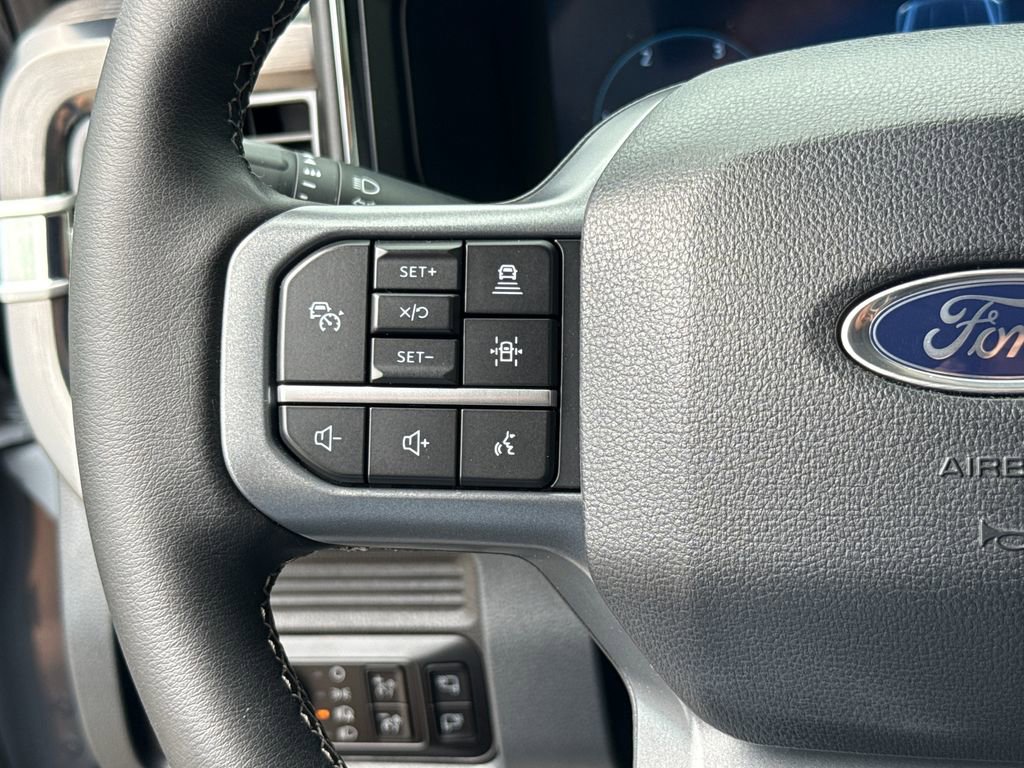Certified 2025 Ford F250 Lariat w/ Lariat Ultimate Package AWD/4WD image 17