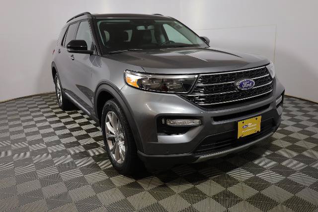 Certified 2024 Ford Explorer XLT w/ Equipment Group 202A AWD/4WD image 4