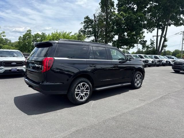 Certified 2025 Ford Expedition Active AWD/4WD image 8