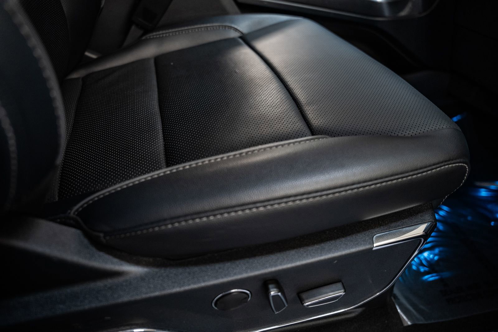 Certified 2023 Ford F150 Lariat w/ Equipment Group 502A High image 42