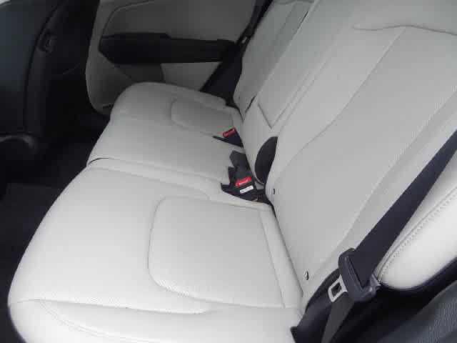 Used 2024 Kia Sportage EX AWD/4WD image 8