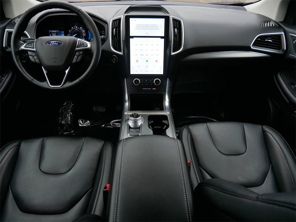 Certified 2022 Ford Edge Titanium w/ Class II Trailer Tow Package image 13