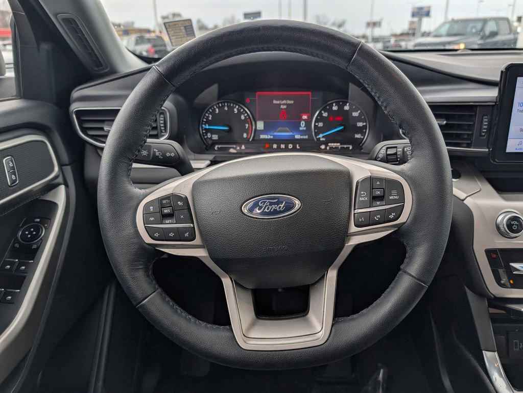 Certified 2022 Ford Explorer XLT w/ Equipment Group 202A image 17