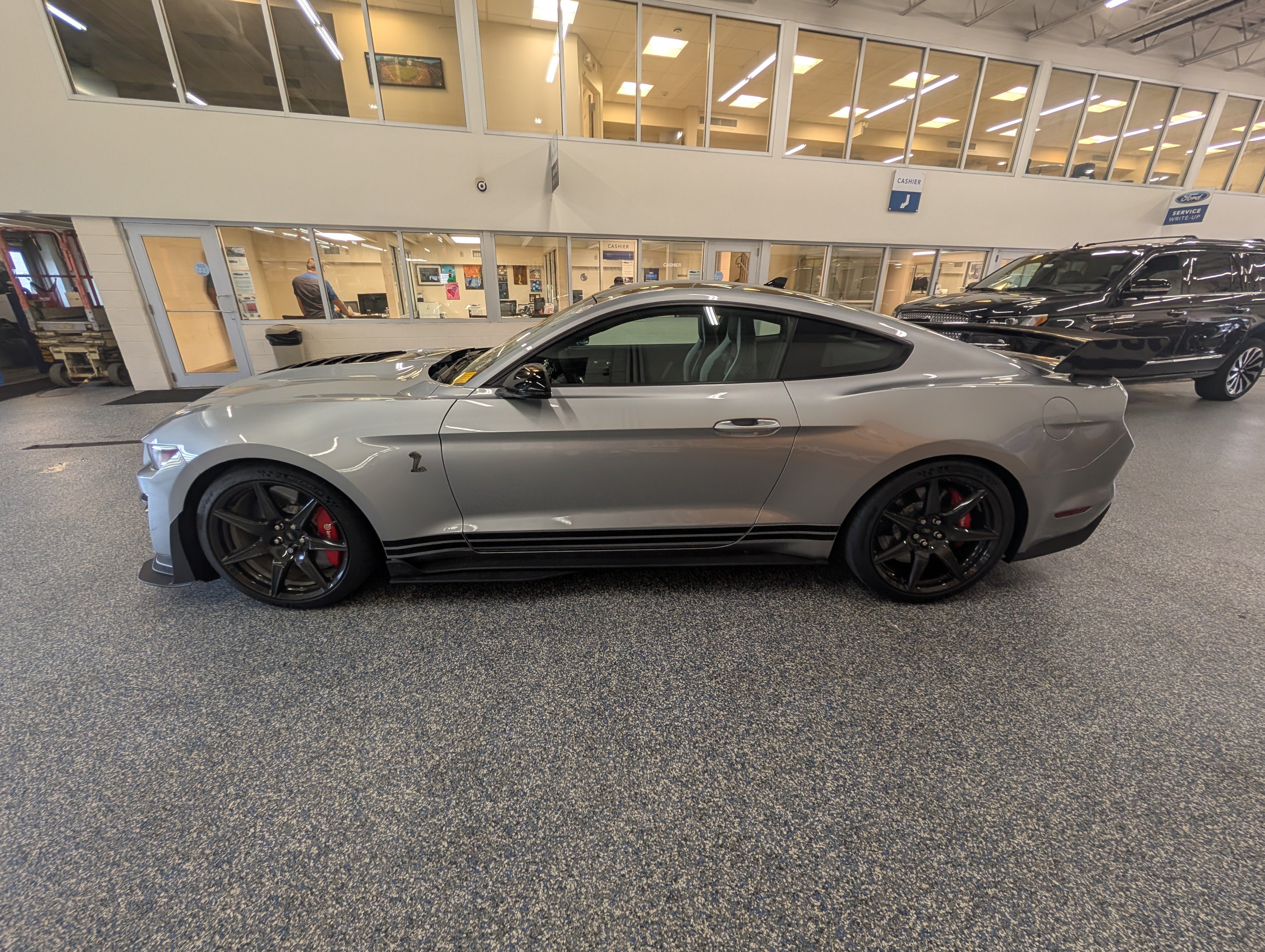 Certified 2021 Ford Mustang Shelby GT500 w/ Carbon Fiber Track Pack RWD image 3