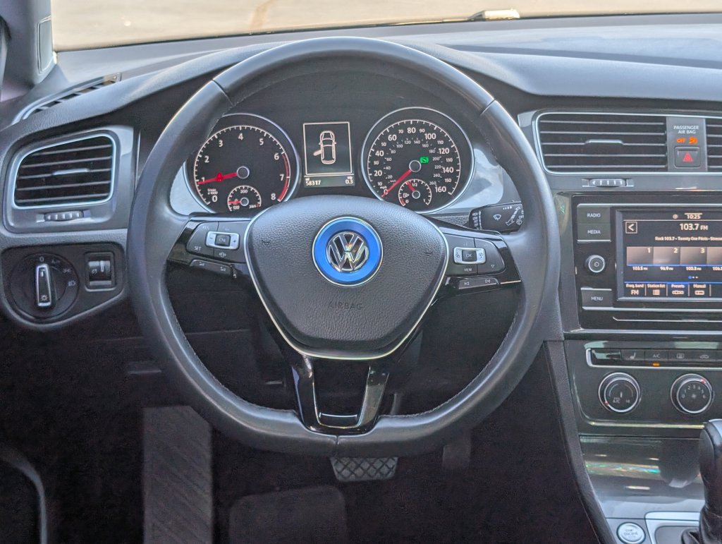 Used 2020 Volkswagen Golf 4-Door FWD image 14