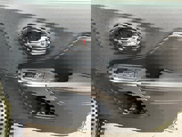 Used 2019 Jeep Cherokee Latitude Plus image 16