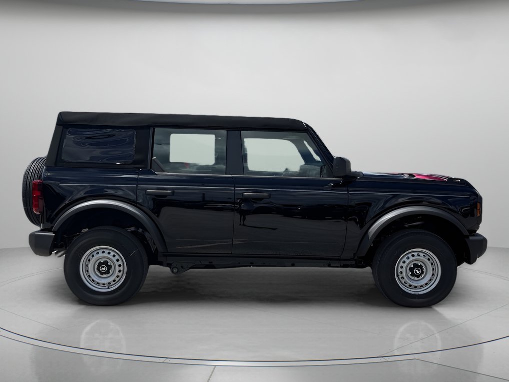 Certified 2025 Ford Bronco 4-Door AWD/4WD image 2