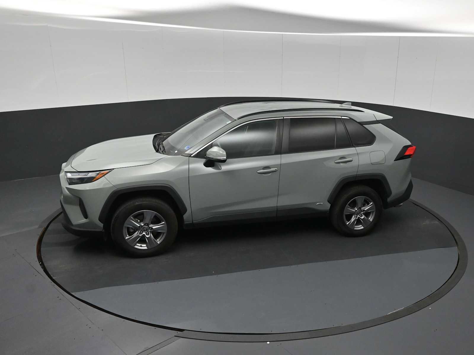 Used 2022 Toyota RAV4 XLE w/ XLE Grade Weather Package AWD/4WD image 26