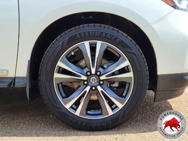 Used 2017 Nissan Pathfinder Platinum FWD image 12