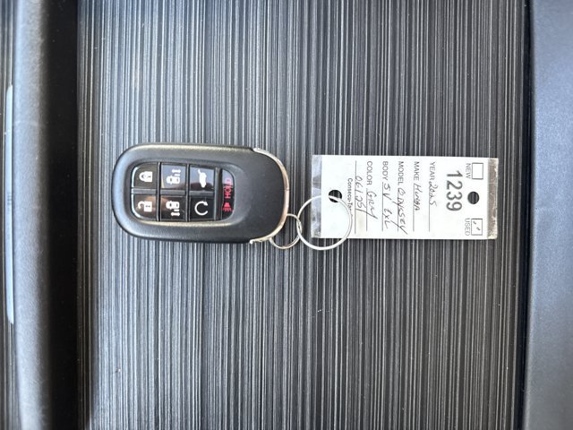 Used 2025 Honda Odyssey EX-L image 12