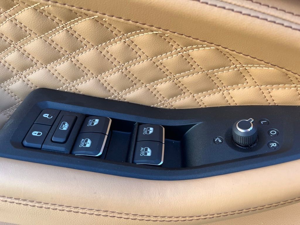 Used 2025 Jeep Grand Cherokee L Summit image 22