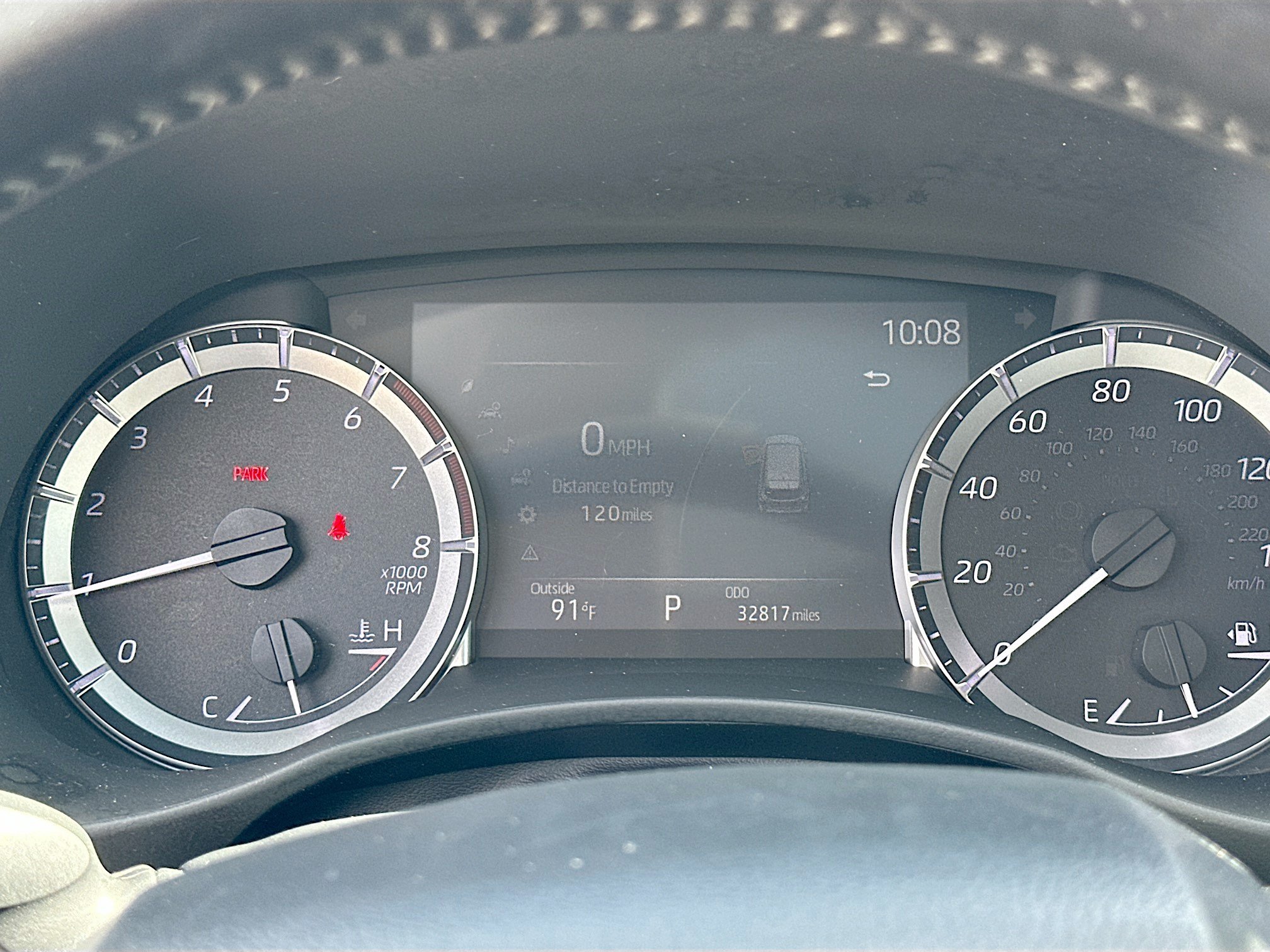 Used 2024 Toyota Highlander XLE FWD image 12