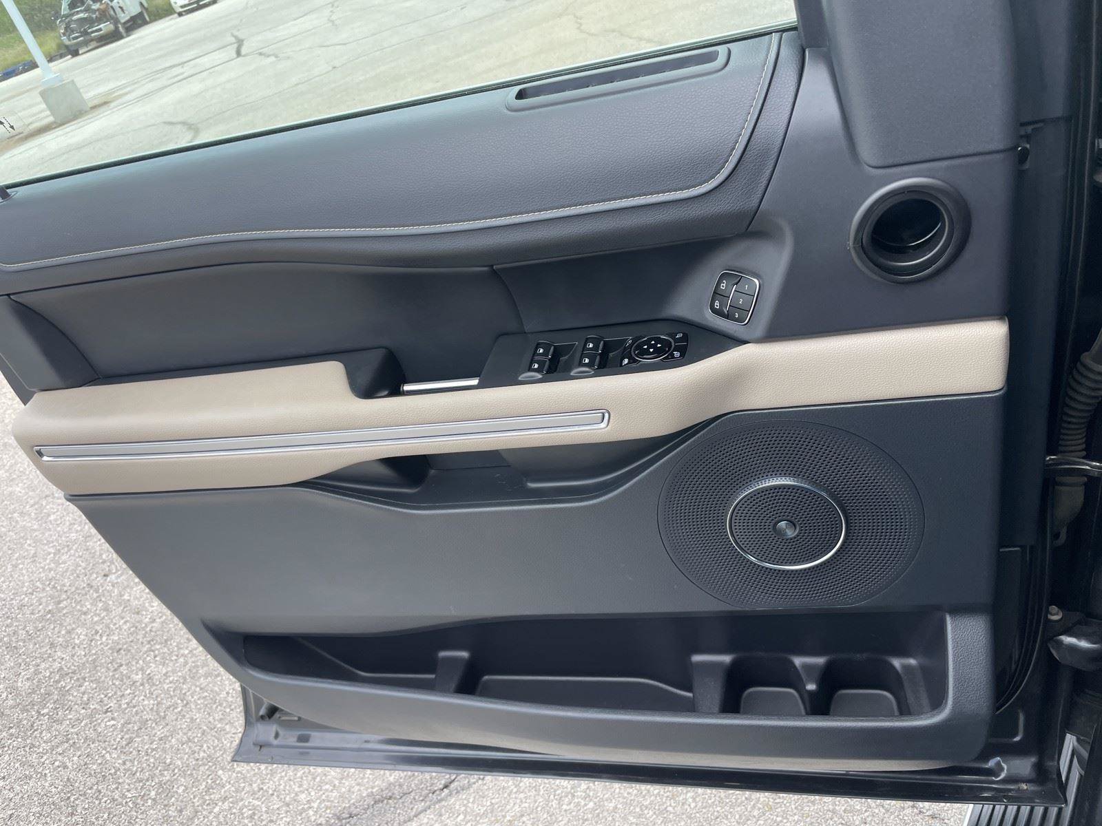 Certified 2023 Ford Expedition Limited RWD image 23