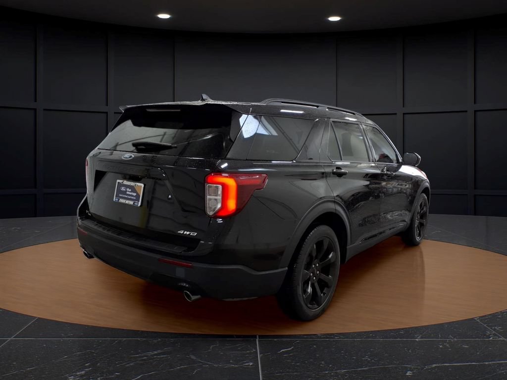 Certified 2023 Ford Explorer ST-Line AWD/4WD image 6