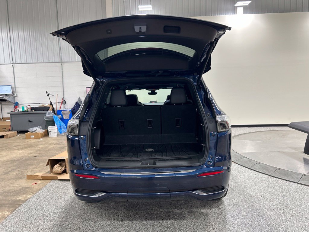 Used 2022 Buick Enclave Avenir w/ Trailering Package, 5000 lbs. AWD/4WD image 26