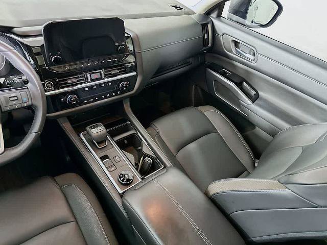 Used 2023 Nissan Pathfinder SL w/ SL Premium Package AWD/4WD image 11