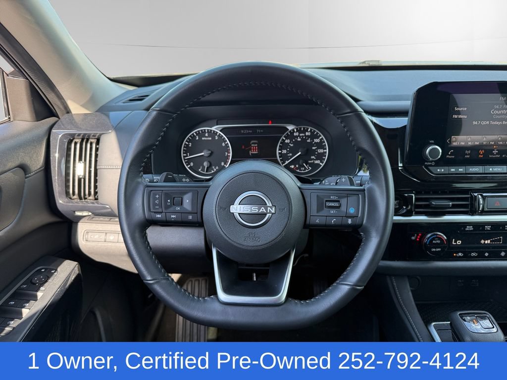 Used 2025 Nissan Pathfinder SV AWD/4WD image 12