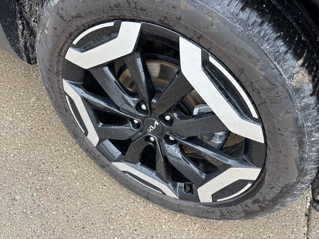 Used 2025 Kia Telluride S AWD/4WD image 9