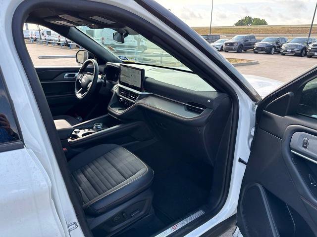 Certified 2025 Ford Explorer ST-Line w/ Premium Package RWD image 15