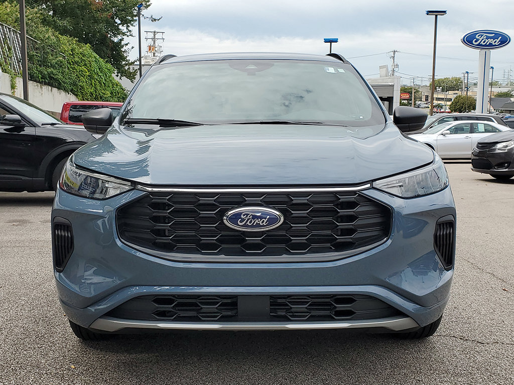 Certified 2023 Ford Escape ST-Line w/ Tech Pack #1 FWD image 2