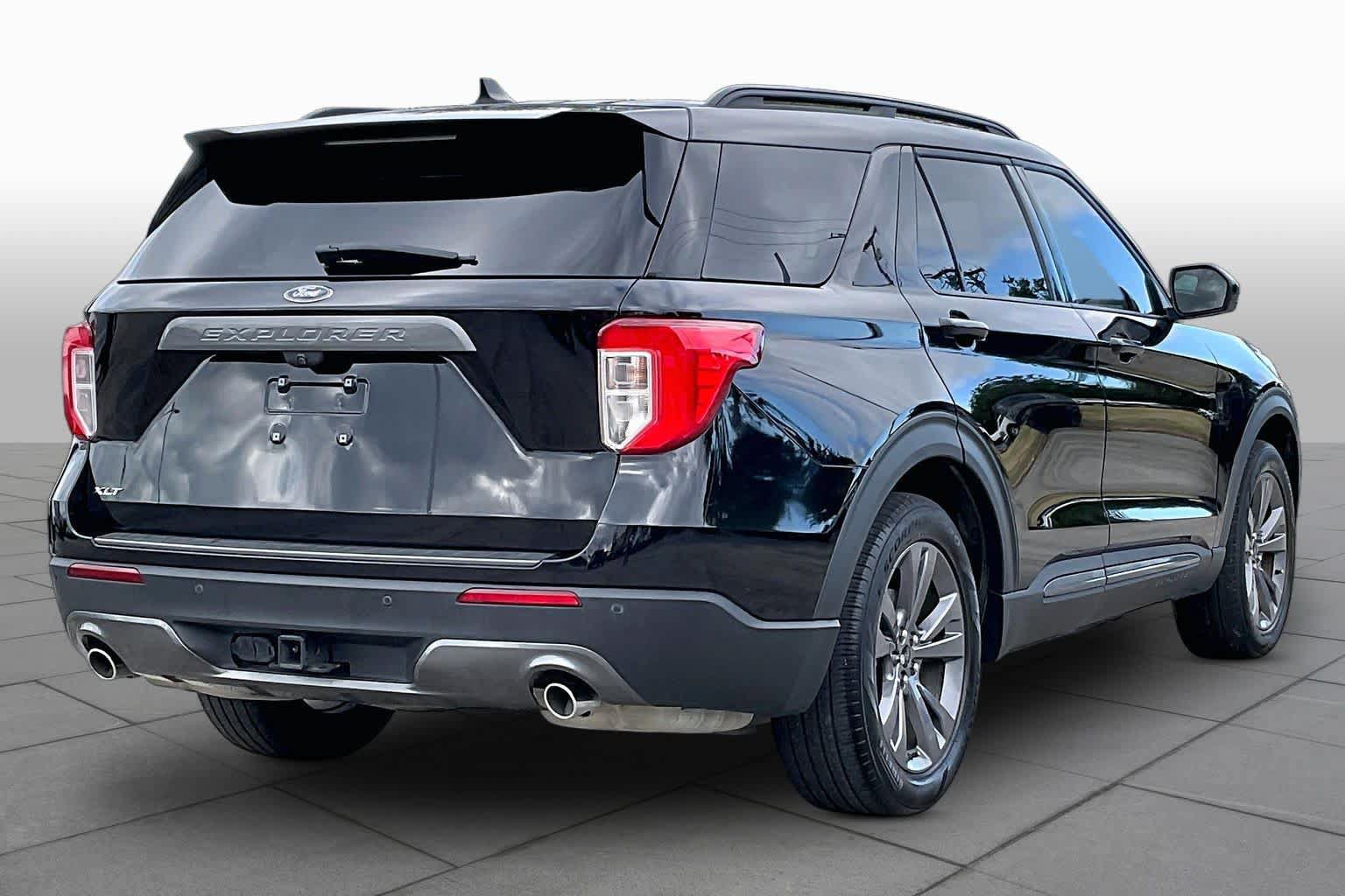 Certified 2023 Ford Explorer XLT RWD image 13