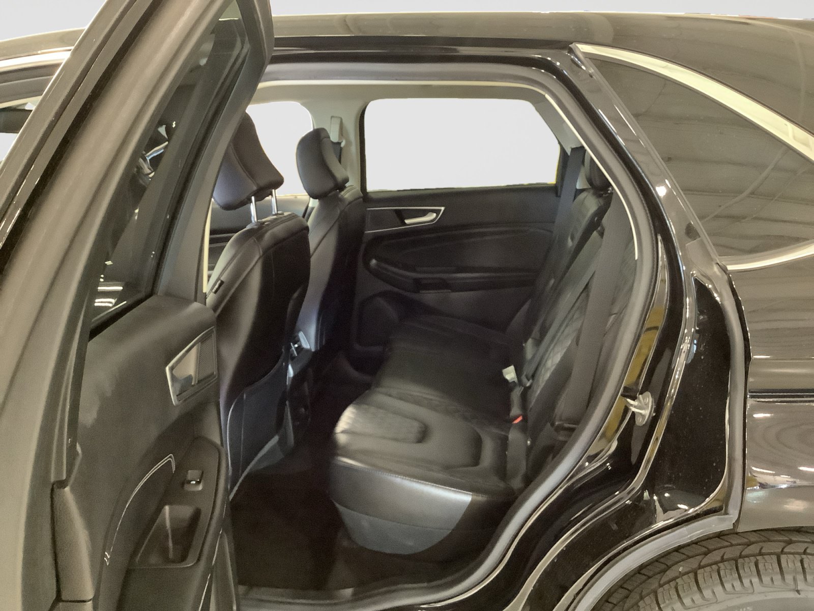 Certified 2023 Ford Edge Titanium AWD/4WD image 18