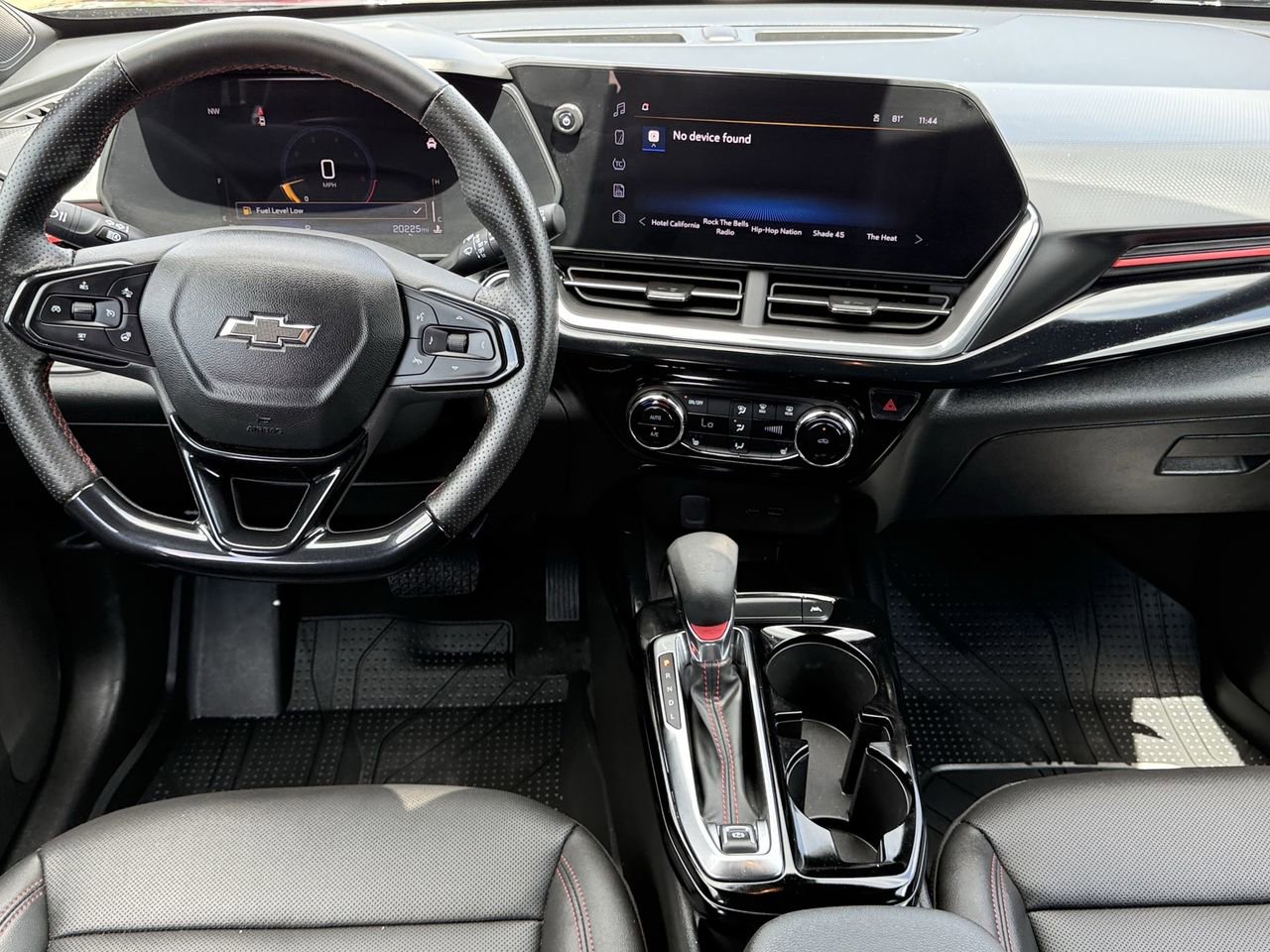 Used 2024 Chevrolet Trax RS w/ Sunroof Package FWD image 10