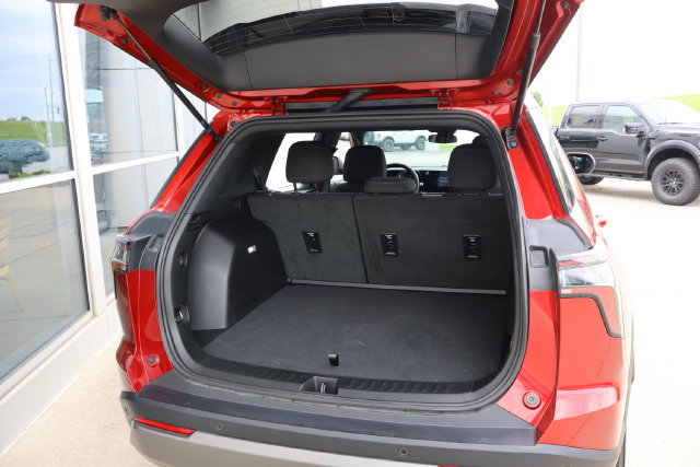 Used 2026 Chevrolet Equinox LT AWD/4WD image 26