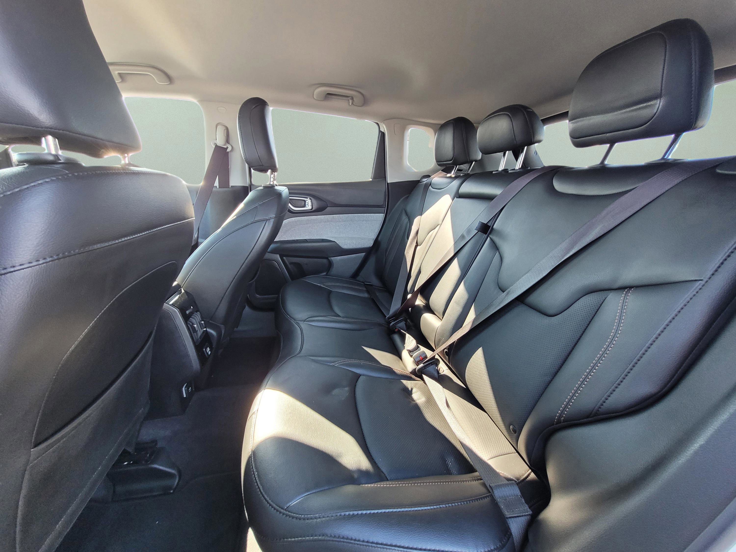 Used 2022 Jeep Compass Latitude image 15