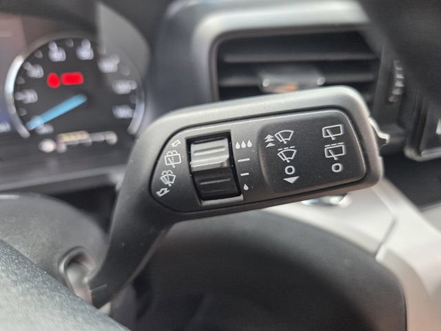 Certified 2024 Ford Explorer XLT RWD image 33
