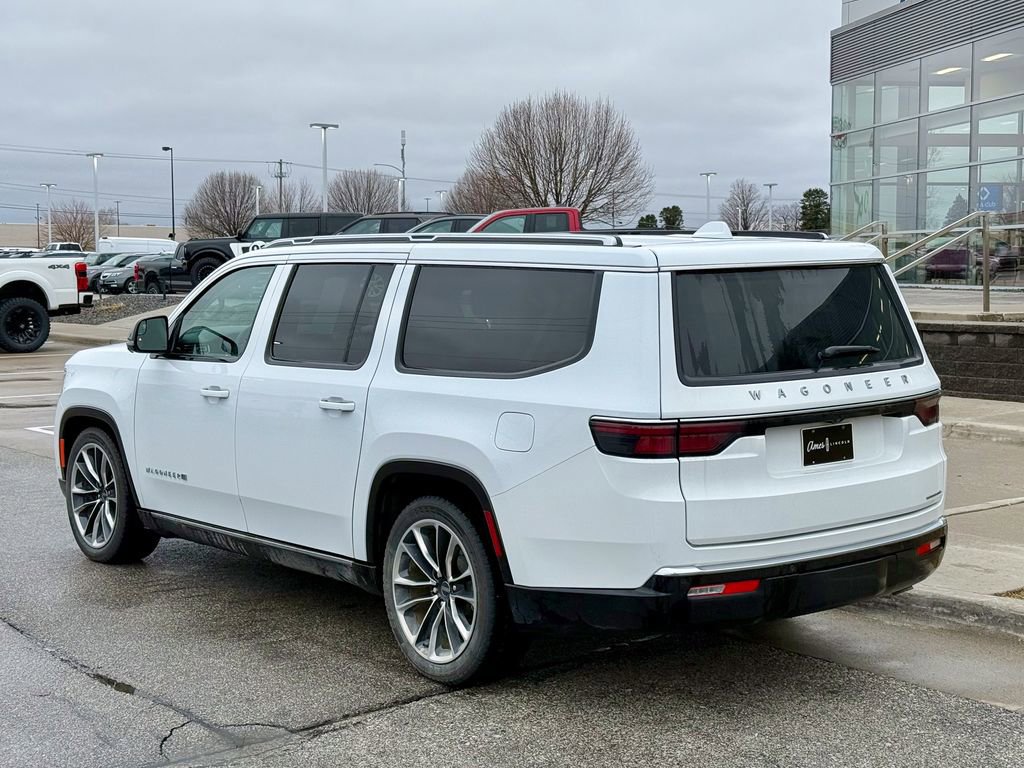 Used 2023 Jeep Wagoneer L Series III w/ Premium Group I image 4