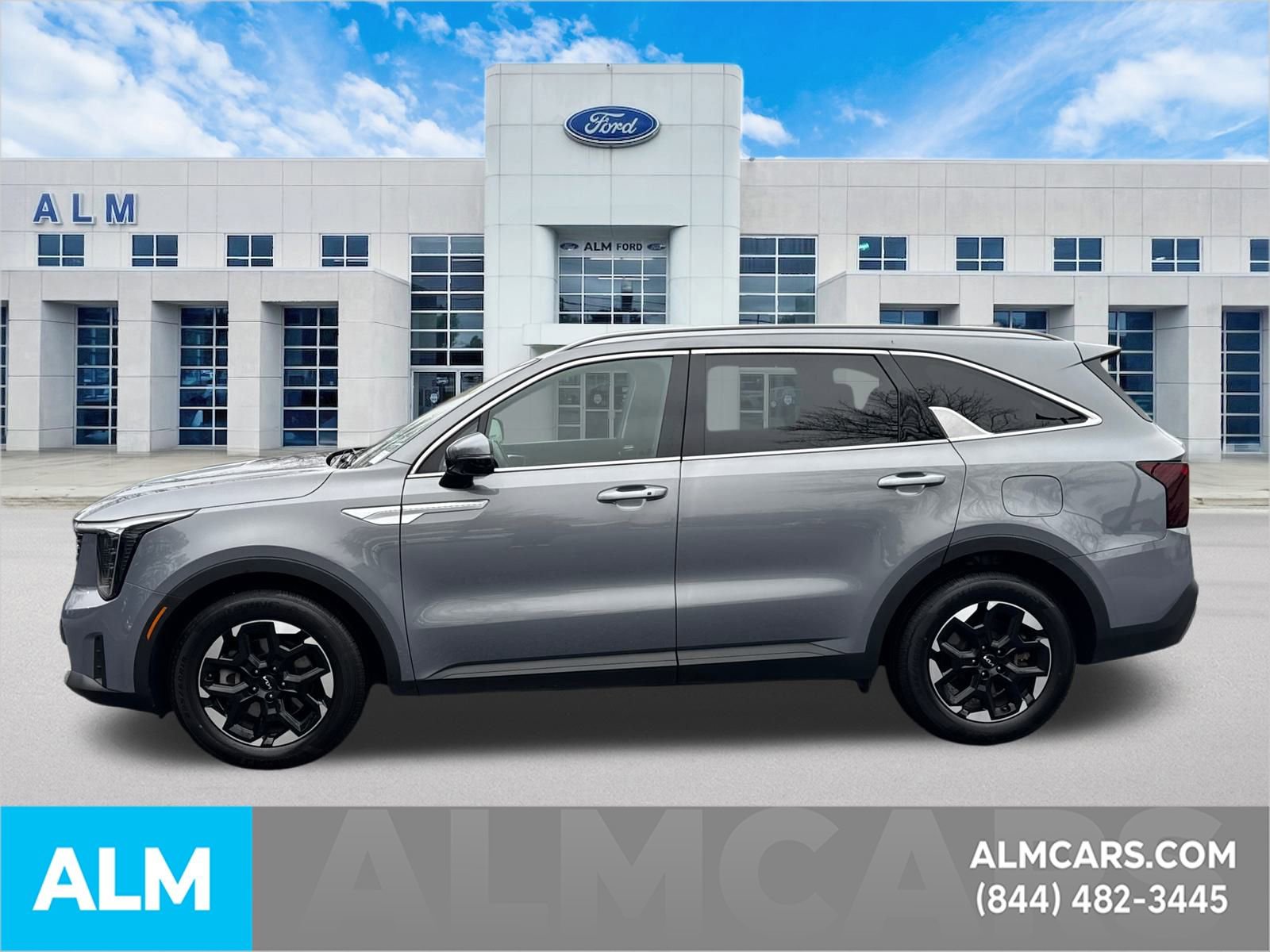 Used 2024 Kia Sorento S image 10