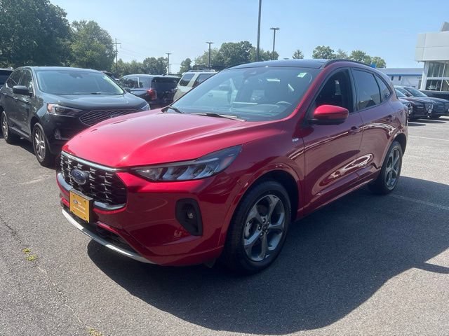 Certified 2023 Ford Escape ST-Line Select w/ Tech Pack #2 AWD/4WD image 3