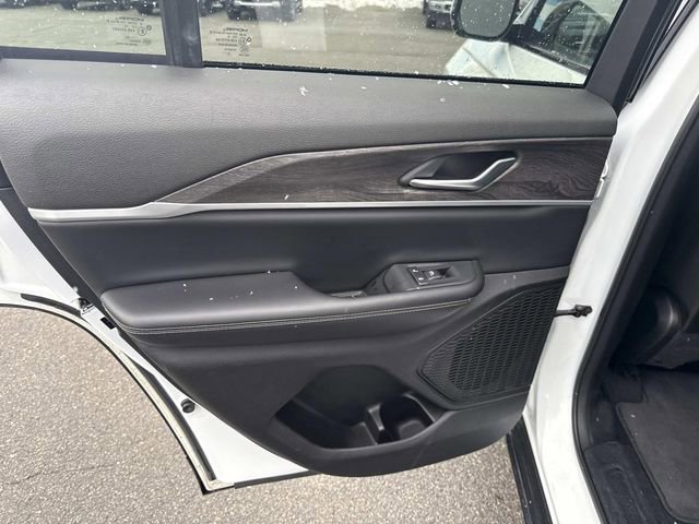 Used 2023 Jeep Grand Cherokee Limited w/ Black Appearance Package AWD/4WD image 19