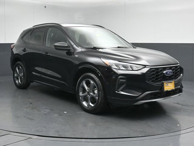 Certified 2024 Ford Escape ST-Line w/ Tech Pack #1 AWD/4WD image 1