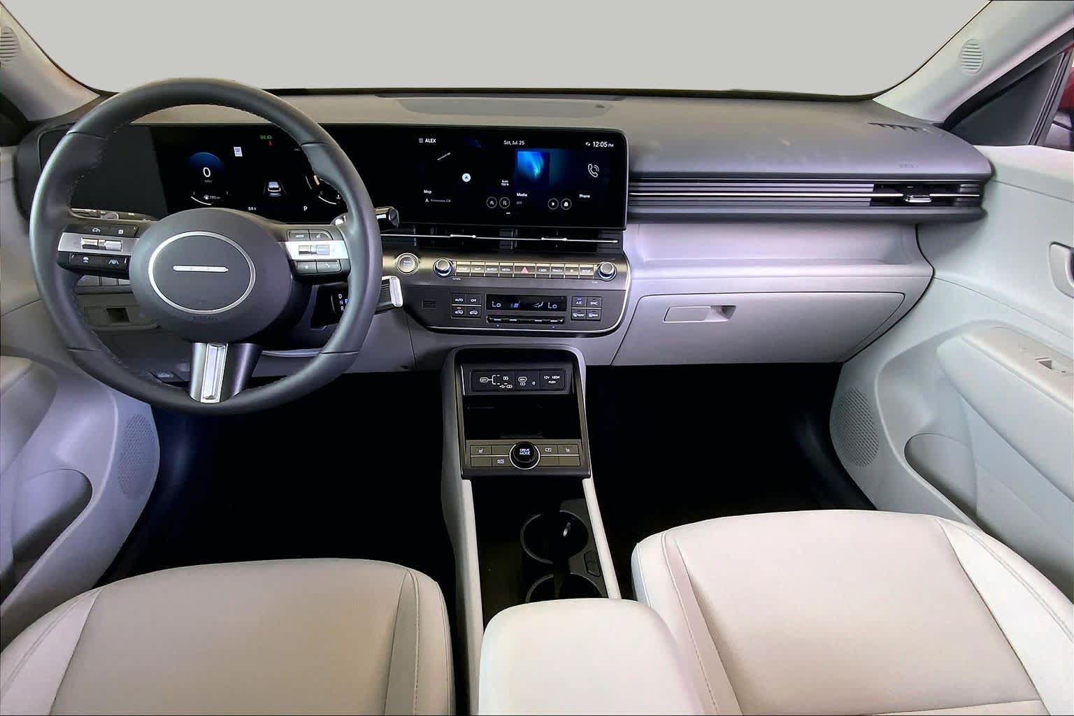 Used 2025 Hyundai Kona SEL FWD image 14