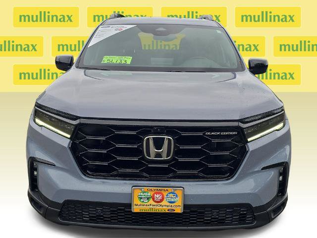 Used 2025 Honda Pilot Black Edition image 11