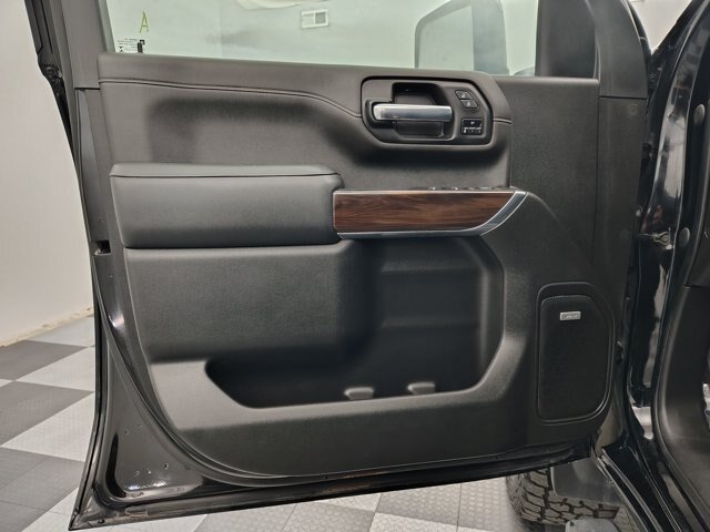 Used 2022 GMC Sierra 2500 SLT w/ SLT Preferred Package AWD/4WD image 23