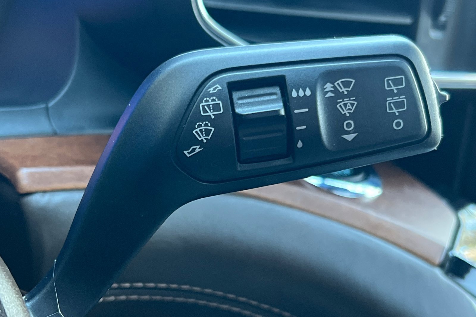 Certified 2022 Ford Explorer King Ranch w/ Technology Package image 40