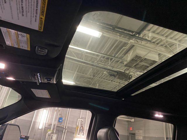 Certified 2022 Ford F350 Platinum w/ Tremor Off-Road Package AWD/4WD image 33